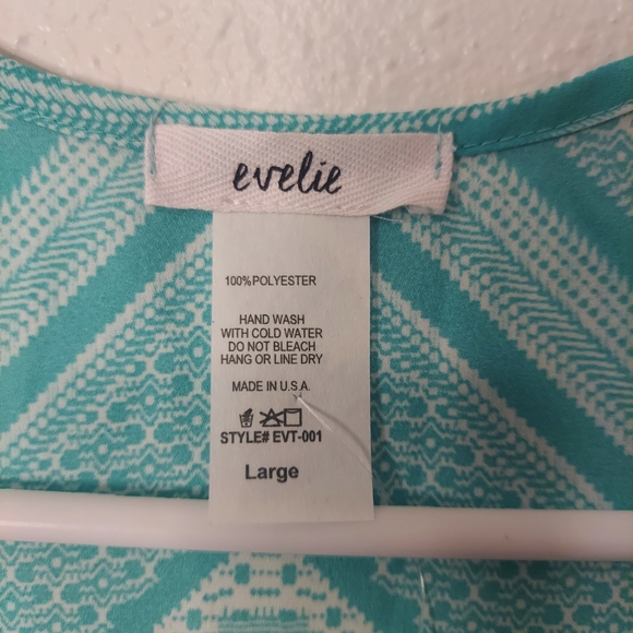 Chevron Patterned Tank Top - Picture 3 of 5